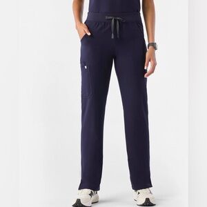 FIGS Kade Cargo Scrub Pants FIONx Navy Straight Leg M EUC Style 10000210